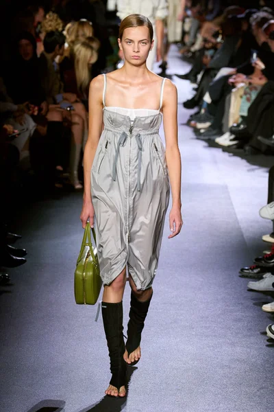 Look 9